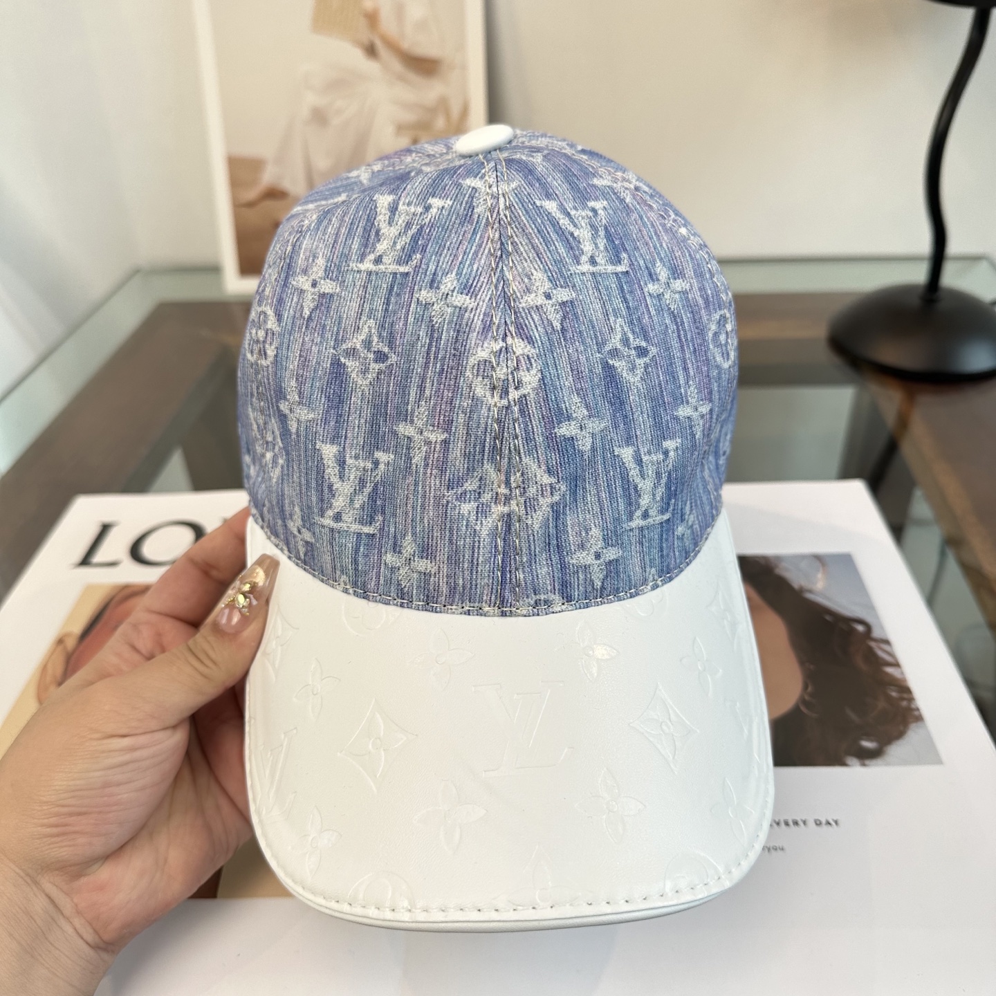 🧢路易威登棒球帽 LouisVuitton😍新款LV棒球帽，重工打造♥️高端大气，百搭款🤗男女通用！