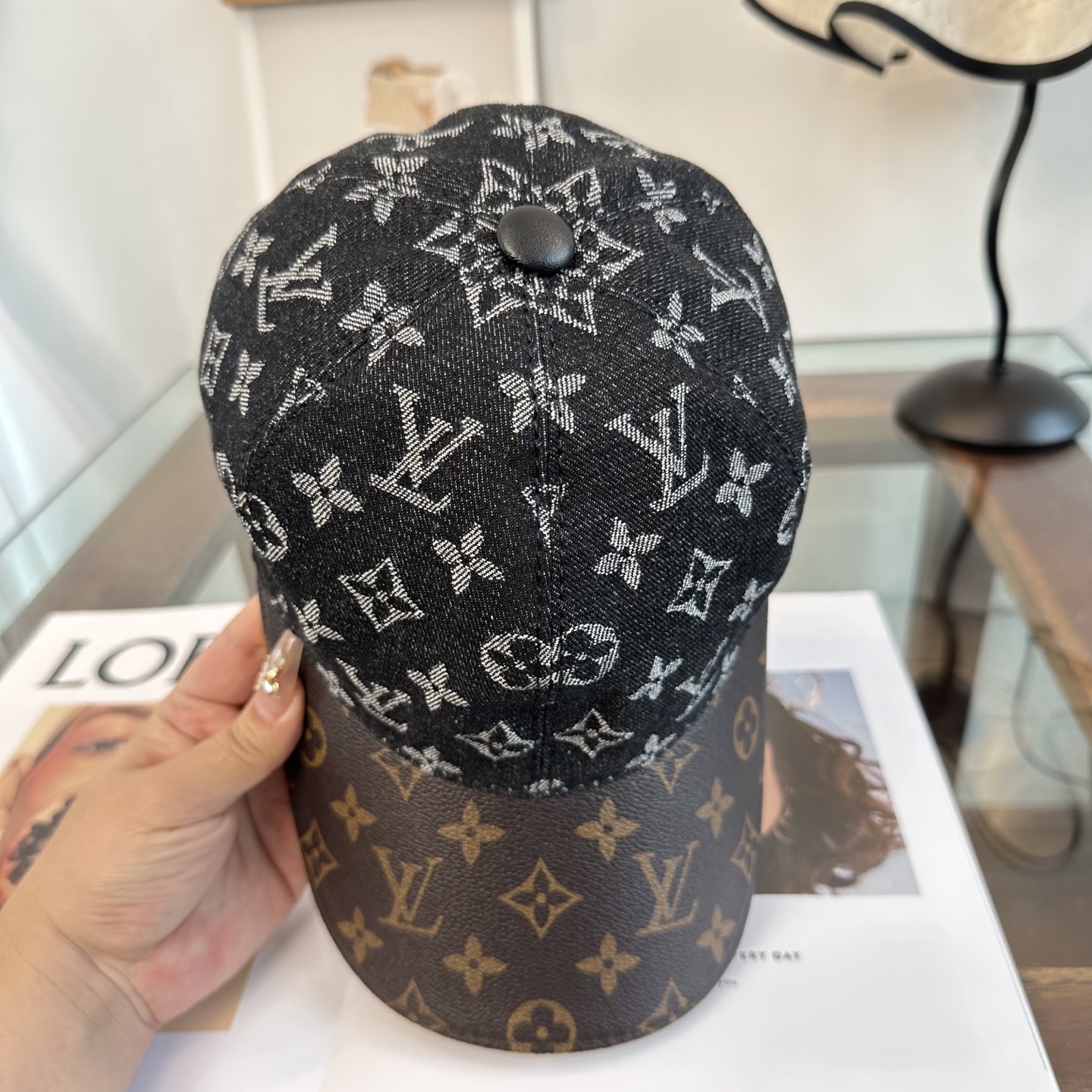 🧢路易威登棒球帽 LouisVuitton😍新款LV棒球帽，重工打造♥️高端大气，百搭款🤗男女通用！