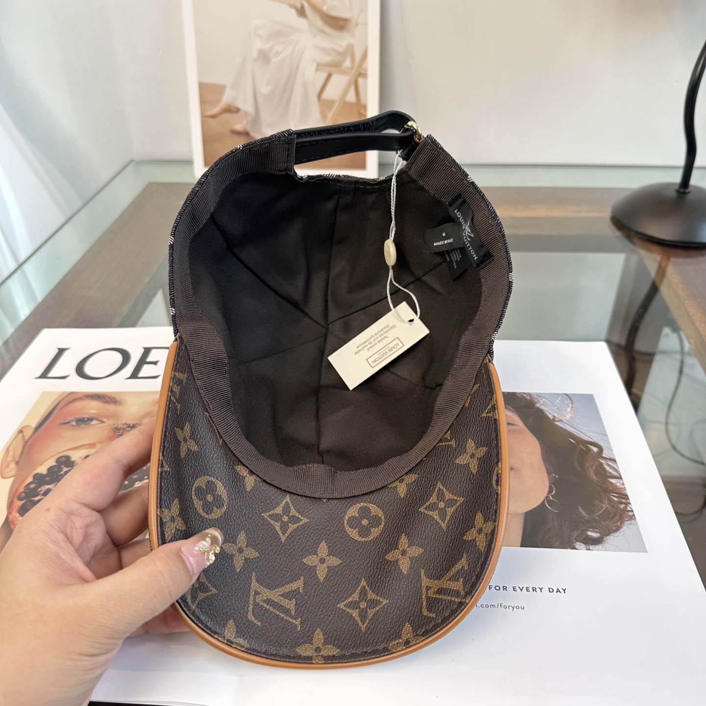 🧢路易威登棒球帽 LouisVuitton😍新款LV棒球帽，重工打造♥️高端大气，百搭款🤗男女通用！