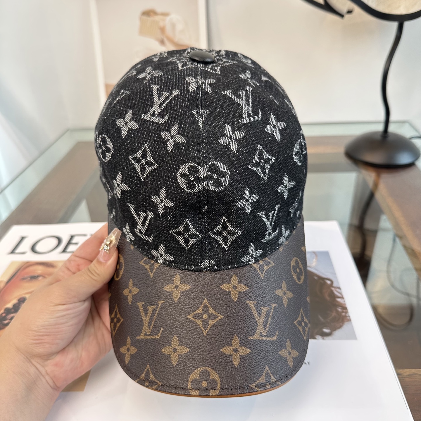 🧢路易威登棒球帽 LouisVuitton😍新款LV棒球帽，重工打造♥️高端大气，百搭款🤗男女通用！