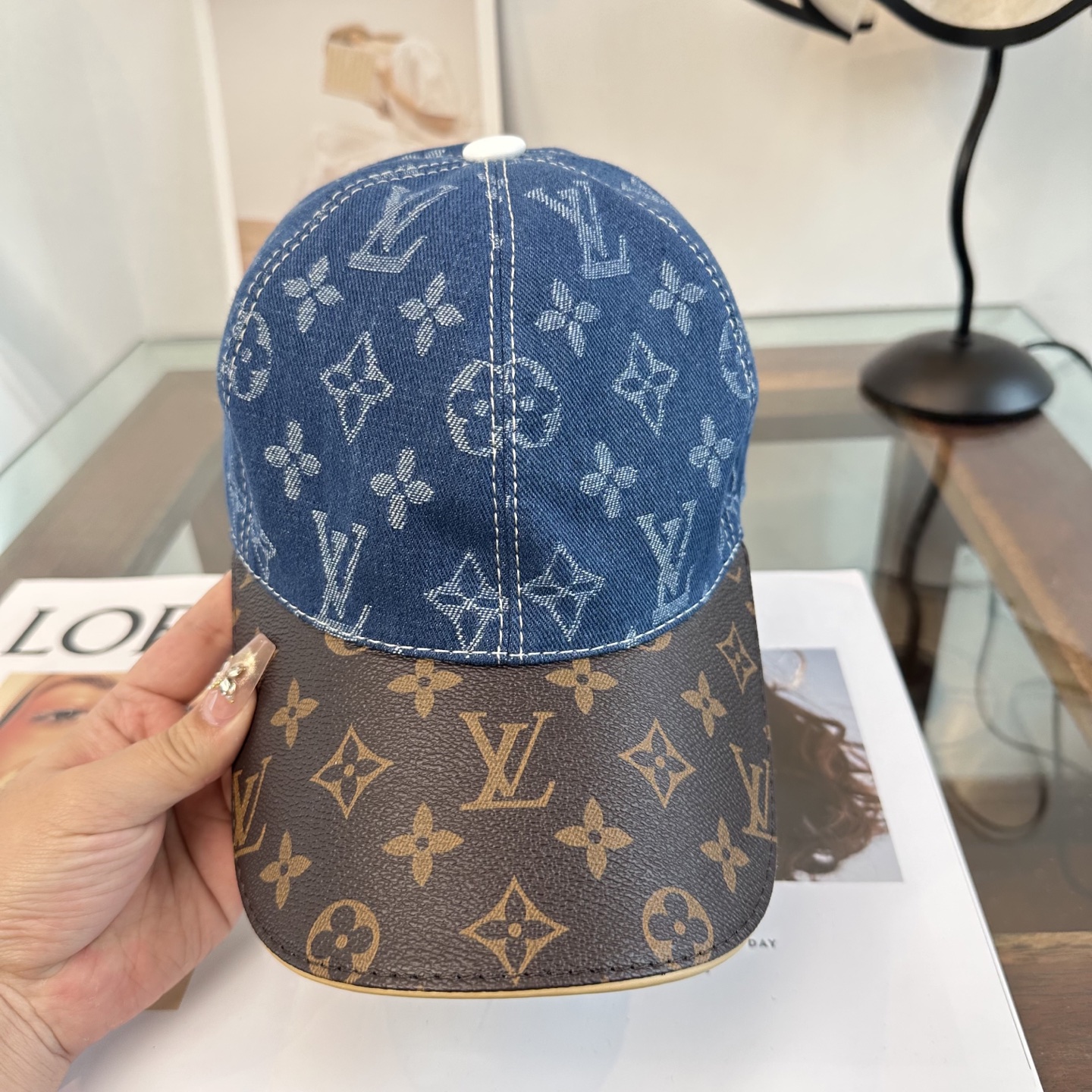 🧢路易威登棒球帽 LouisVuitton😍新款LV棒球帽，重工打造♥️高端大气，百搭款🤗男女通用！
