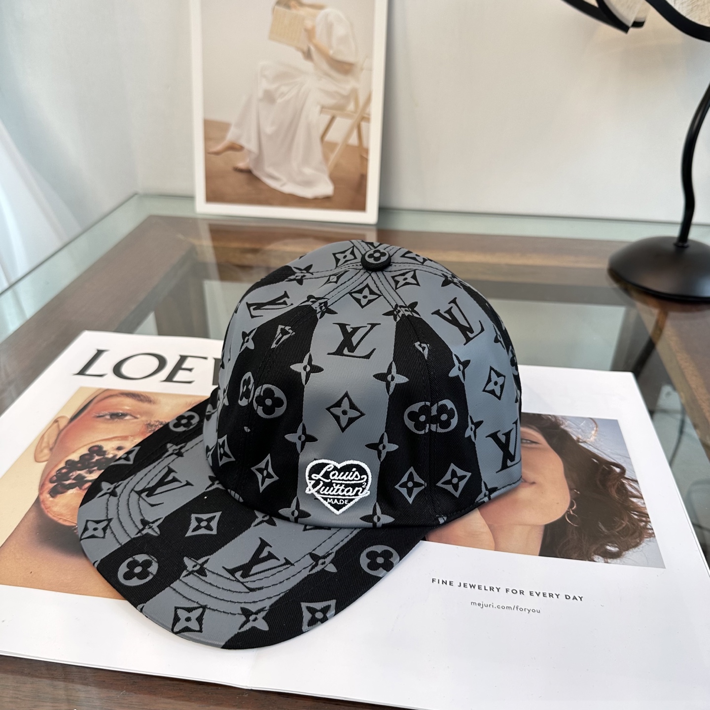 🧢路易威登棒球帽 LouisVuitton😍新款LV棒球帽，重工打造♥️高端大气，百搭款🤗男女通用！