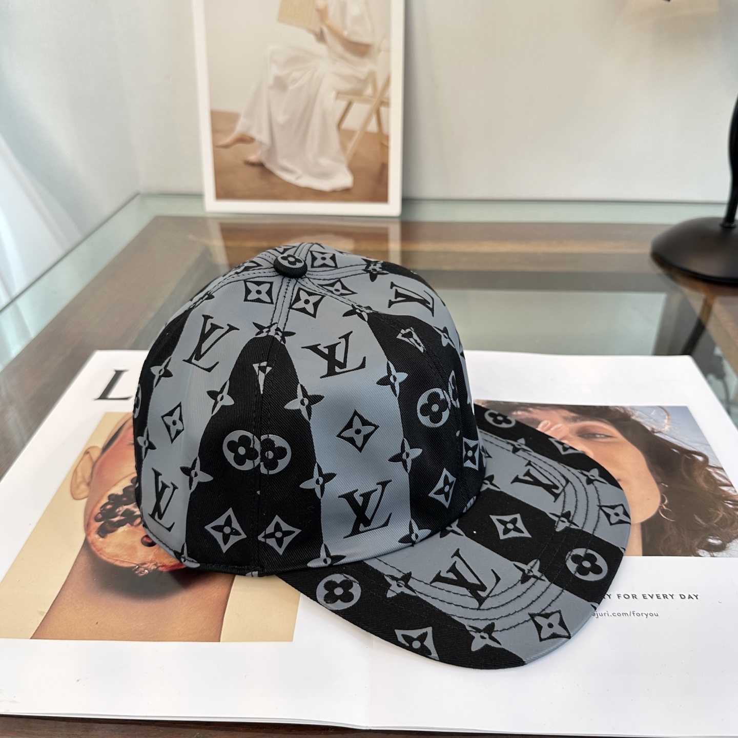 🧢路易威登棒球帽 LouisVuitton😍新款LV棒球帽，重工打造♥️高端大气，百搭款🤗男女通用！