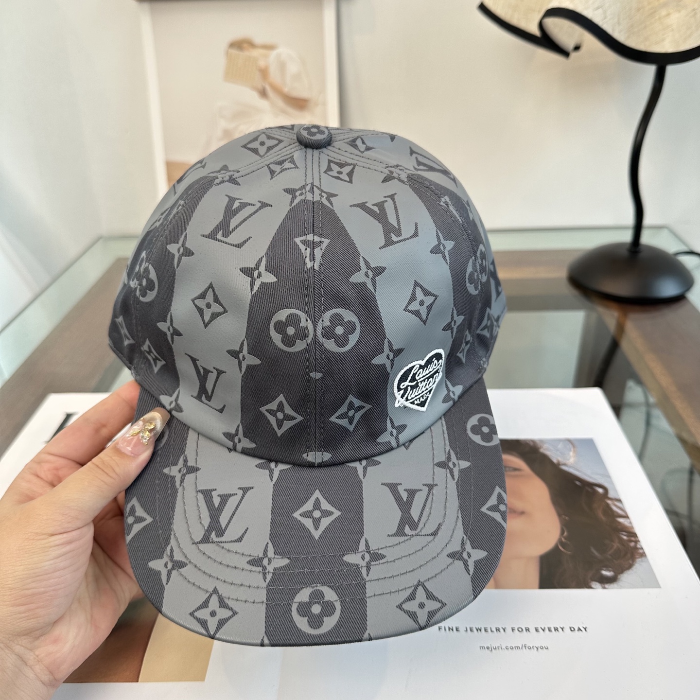 🧢路易威登棒球帽 LouisVuitton😍新款LV棒球帽，重工打造♥️高端大气，百搭款🤗男女通用！