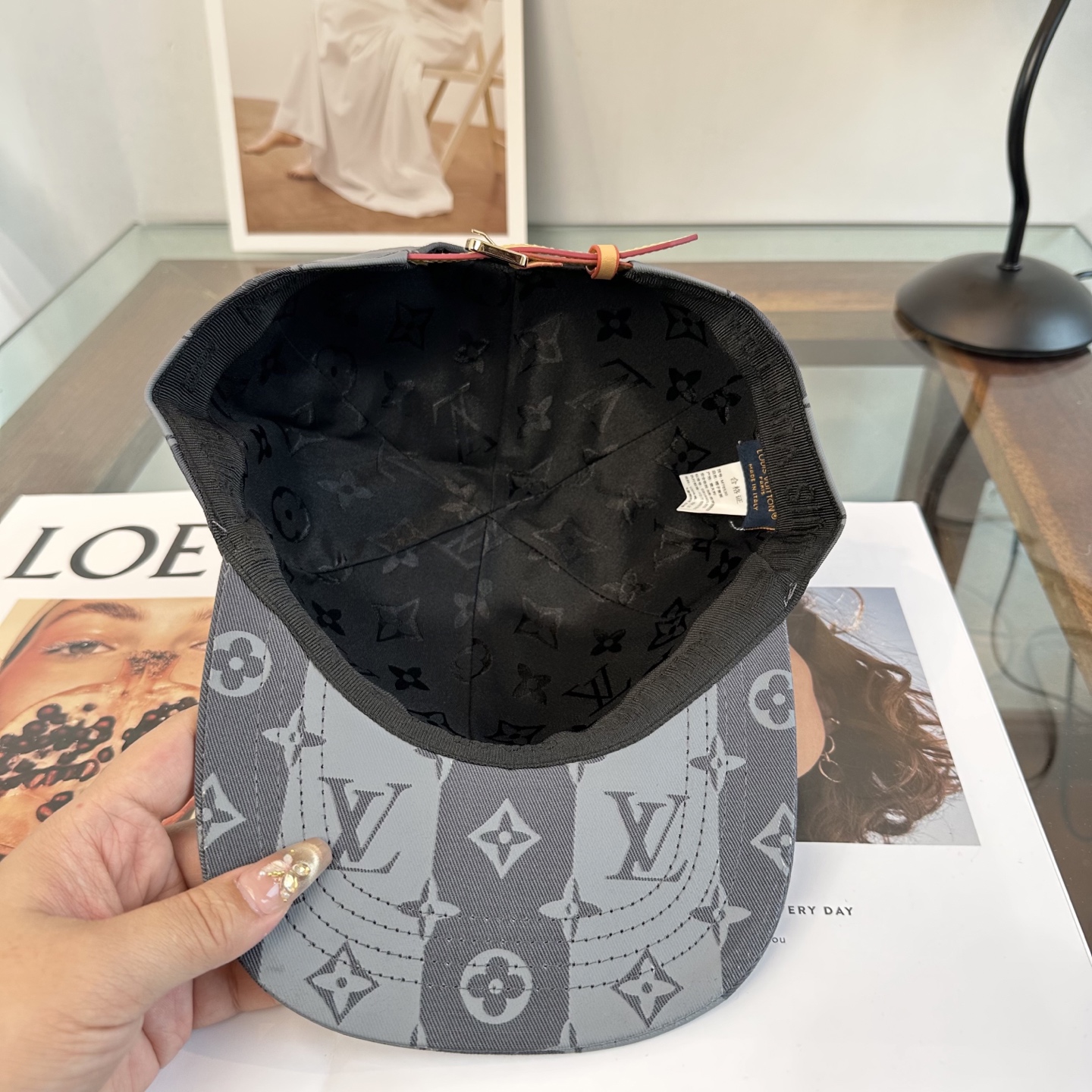 🧢路易威登棒球帽 LouisVuitton😍新款LV棒球帽，重工打造♥️高端大气，百搭款🤗男女通用！