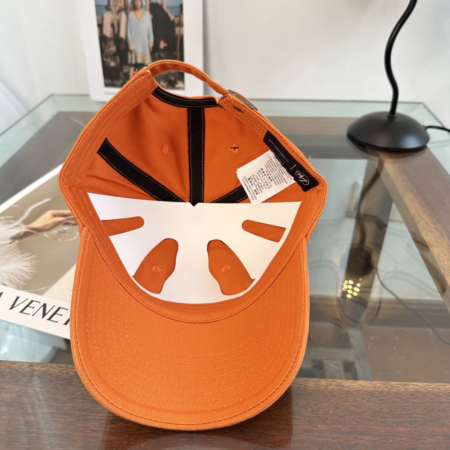 潮牌棒球帽 简单休闲风的棒球帽 减龄百搭 适配度很高！简单随性~出街拍照拗造型非常加分~男女同款 随意搭