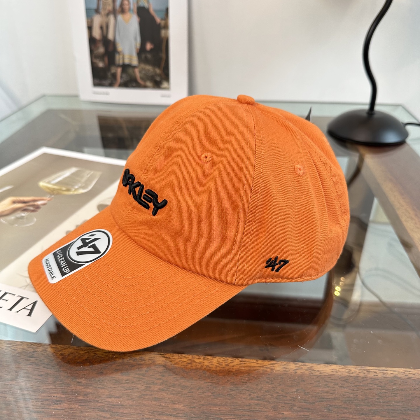 潮牌棒球帽 简单休闲风的棒球帽 减龄百搭 适配度很高！简单随性~出街拍照拗造型非常加分~男女同款 随意搭