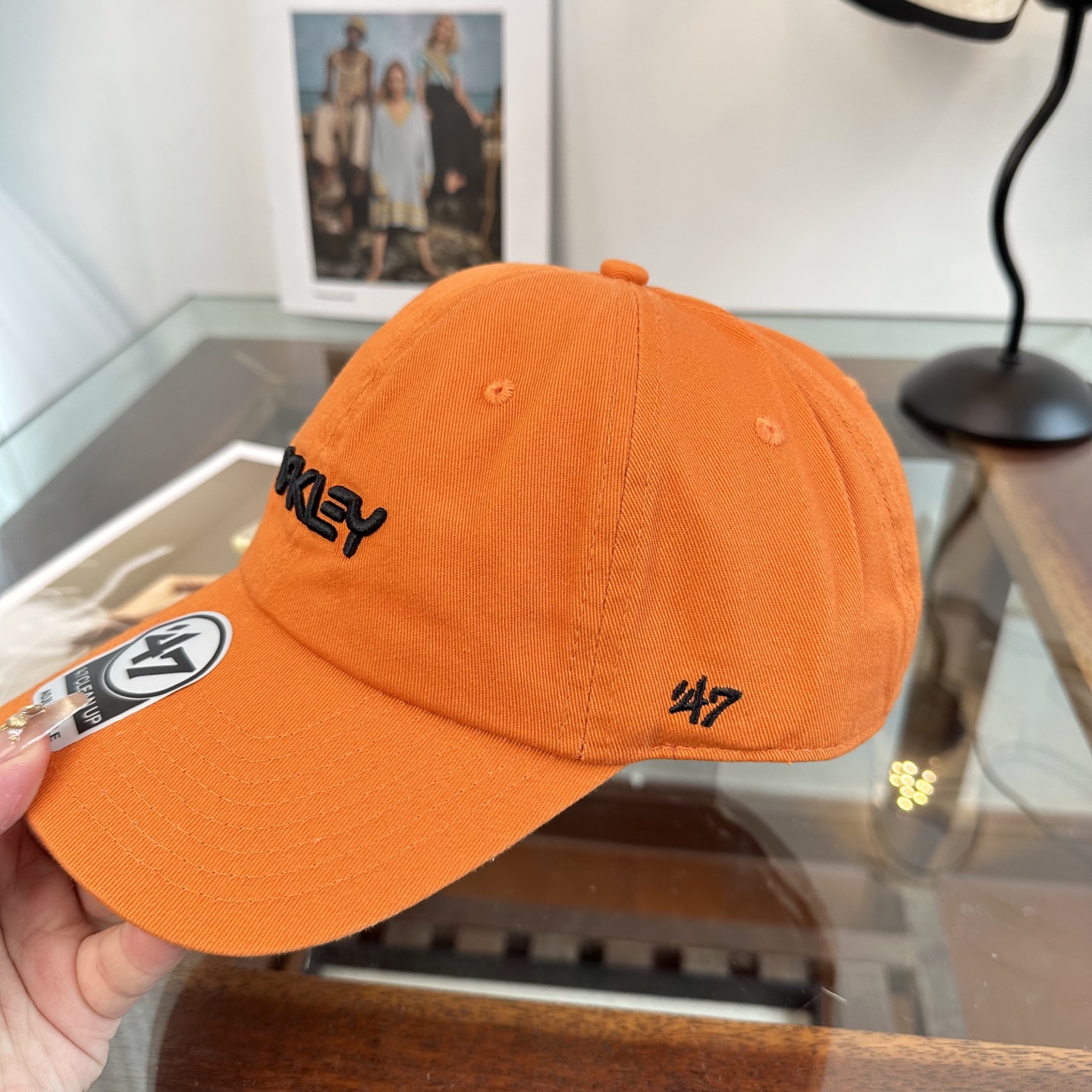 潮牌棒球帽 简单休闲风的棒球帽 减龄百搭 适配度很高！简单随性~出街拍照拗造型非常加分~男女同款 随意搭