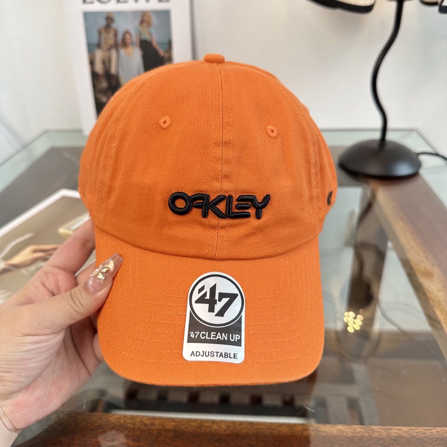 潮牌棒球帽 简单休闲风的棒球帽 减龄百搭 适配度很高！简单随性~出街拍照拗造型非常加分~男女同款 随意搭