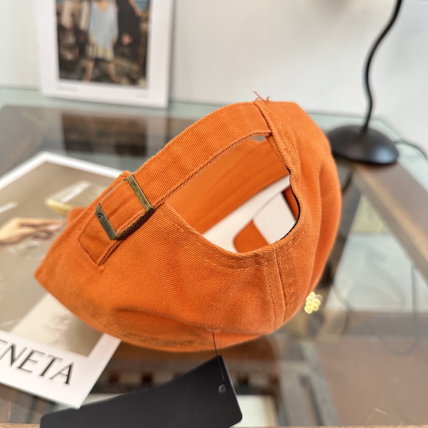 潮牌棒球帽 简单休闲风的棒球帽 减龄百搭 适配度很高！简单随性~出街拍照拗造型非常加分~男女同款 随意搭