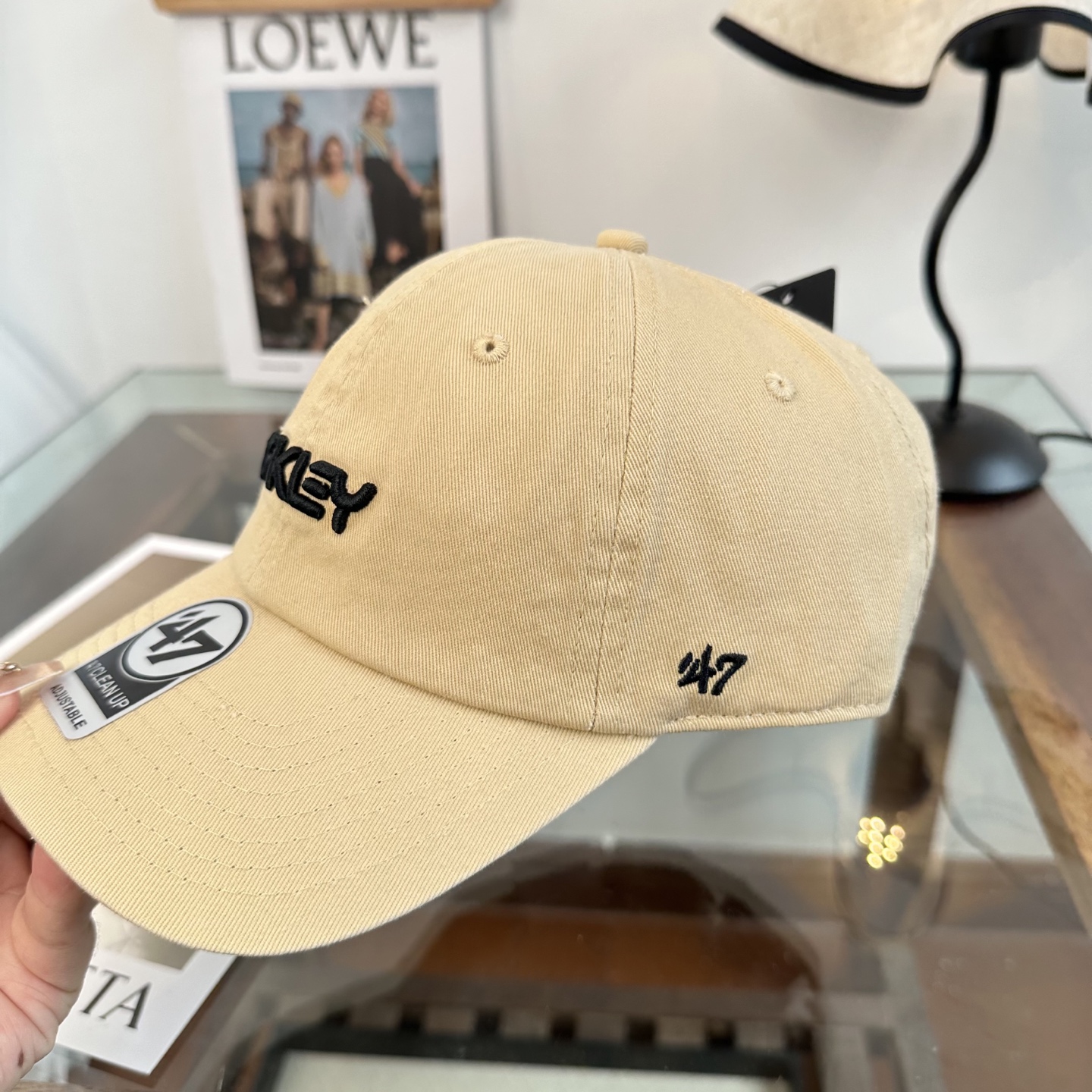 潮牌棒球帽 简单休闲风的棒球帽 减龄百搭 适配度很高！简单随性~出街拍照拗造型非常加分~男女同款 随意搭