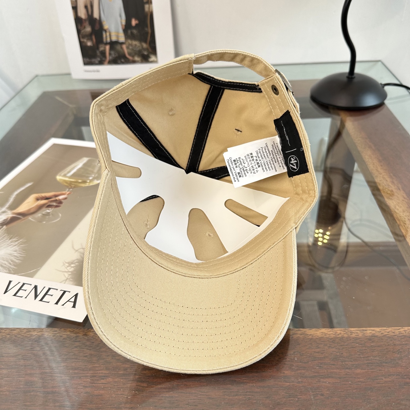 潮牌棒球帽 简单休闲风的棒球帽 减龄百搭 适配度很高！简单随性~出街拍照拗造型非常加分~男女同款 随意搭