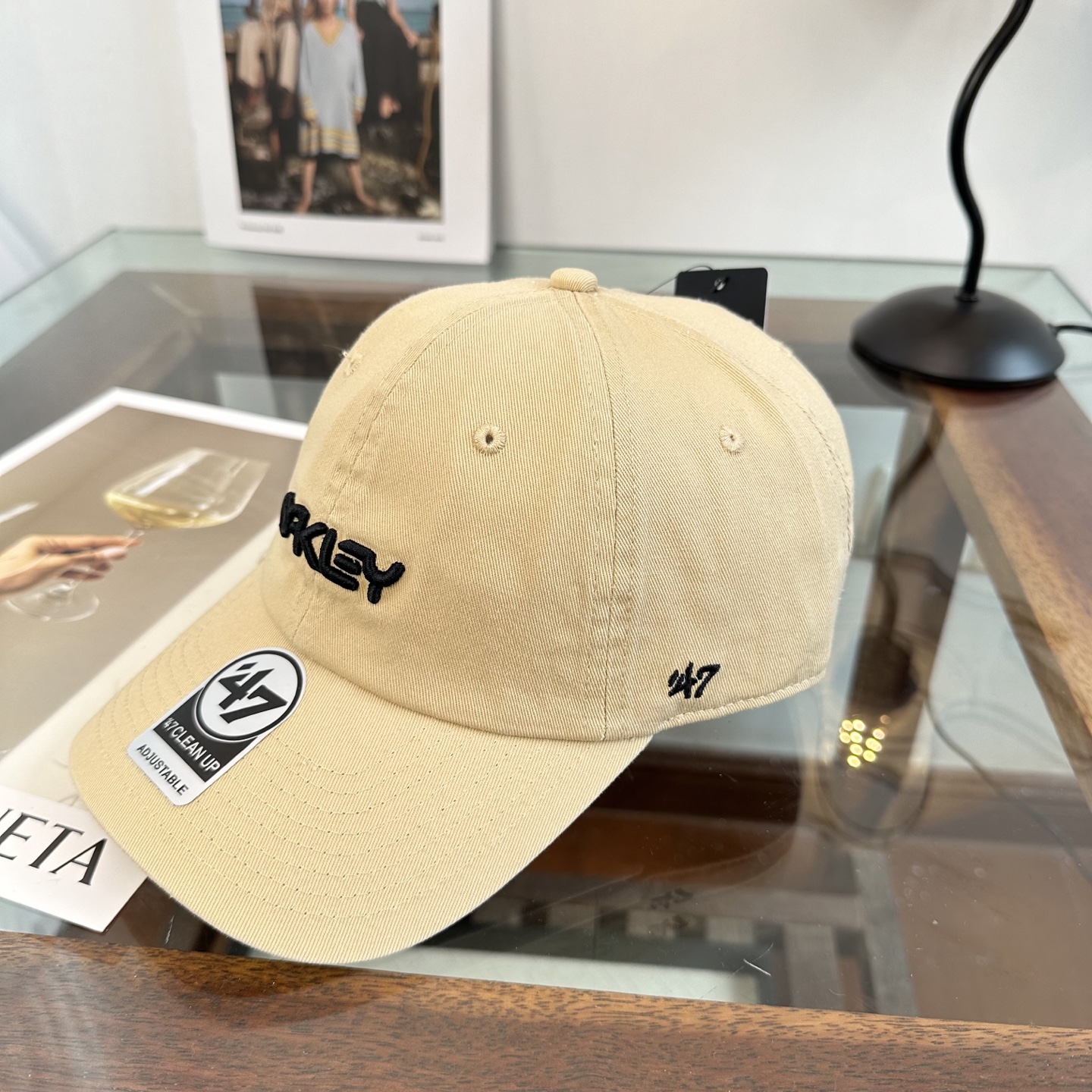 潮牌棒球帽 简单休闲风的棒球帽 减龄百搭 适配度很高！简单随性~出街拍照拗造型非常加分~男女同款 随意搭