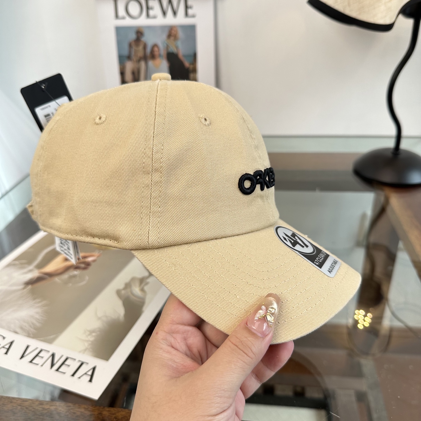 潮牌棒球帽 简单休闲风的棒球帽 减龄百搭 适配度很高！简单随性~出街拍照拗造型非常加分~男女同款 随意搭