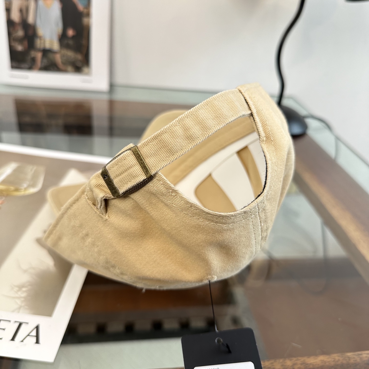 潮牌棒球帽 简单休闲风的棒球帽 减龄百搭 适配度很高！简单随性~出街拍照拗造型非常加分~男女同款 随意搭