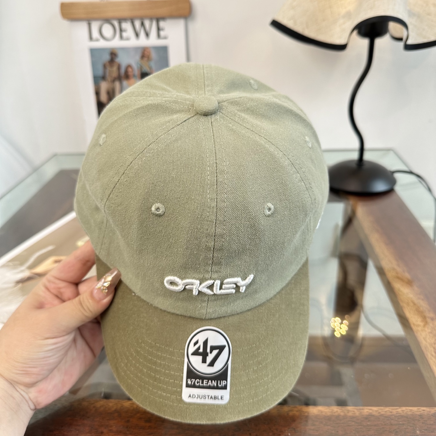 潮牌棒球帽 简单休闲风的棒球帽 减龄百搭 适配度很高！简单随性~出街拍照拗造型非常加分~男女同款 随意搭