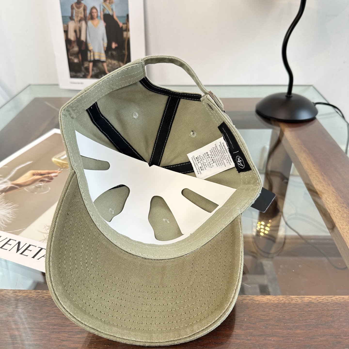 潮牌棒球帽 简单休闲风的棒球帽 减龄百搭 适配度很高！简单随性~出街拍照拗造型非常加分~男女同款 随意搭