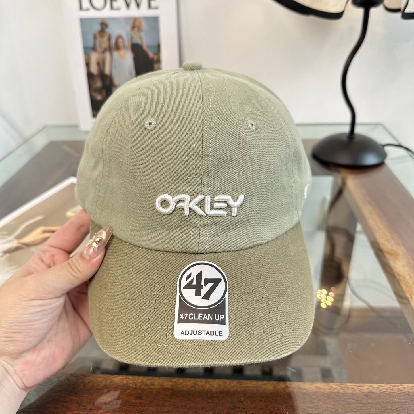 潮牌棒球帽 简单休闲风的棒球帽 减龄百搭 适配度很高！简单随性~出街拍照拗造型非常加分~男女同款 随意搭