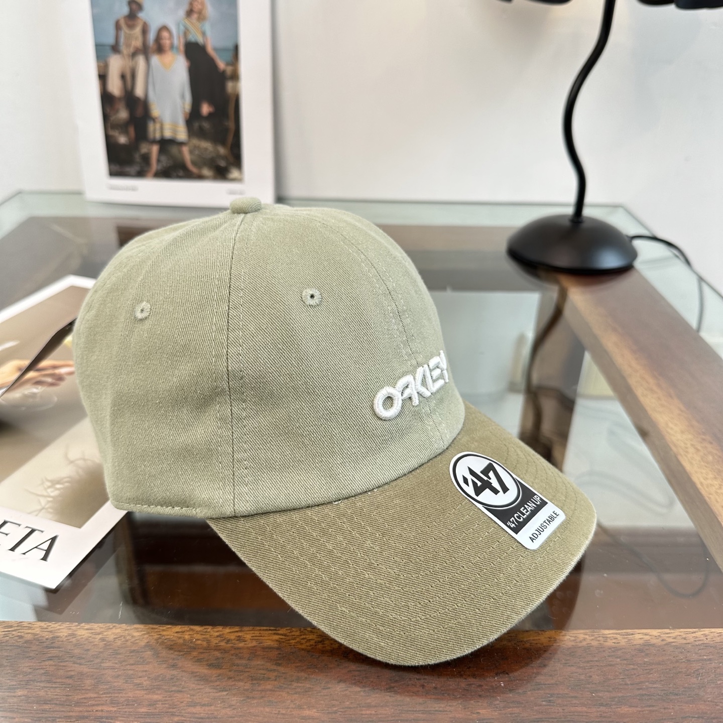 潮牌棒球帽 简单休闲风的棒球帽 减龄百搭 适配度很高！简单随性~出街拍照拗造型非常加分~男女同款 随意搭