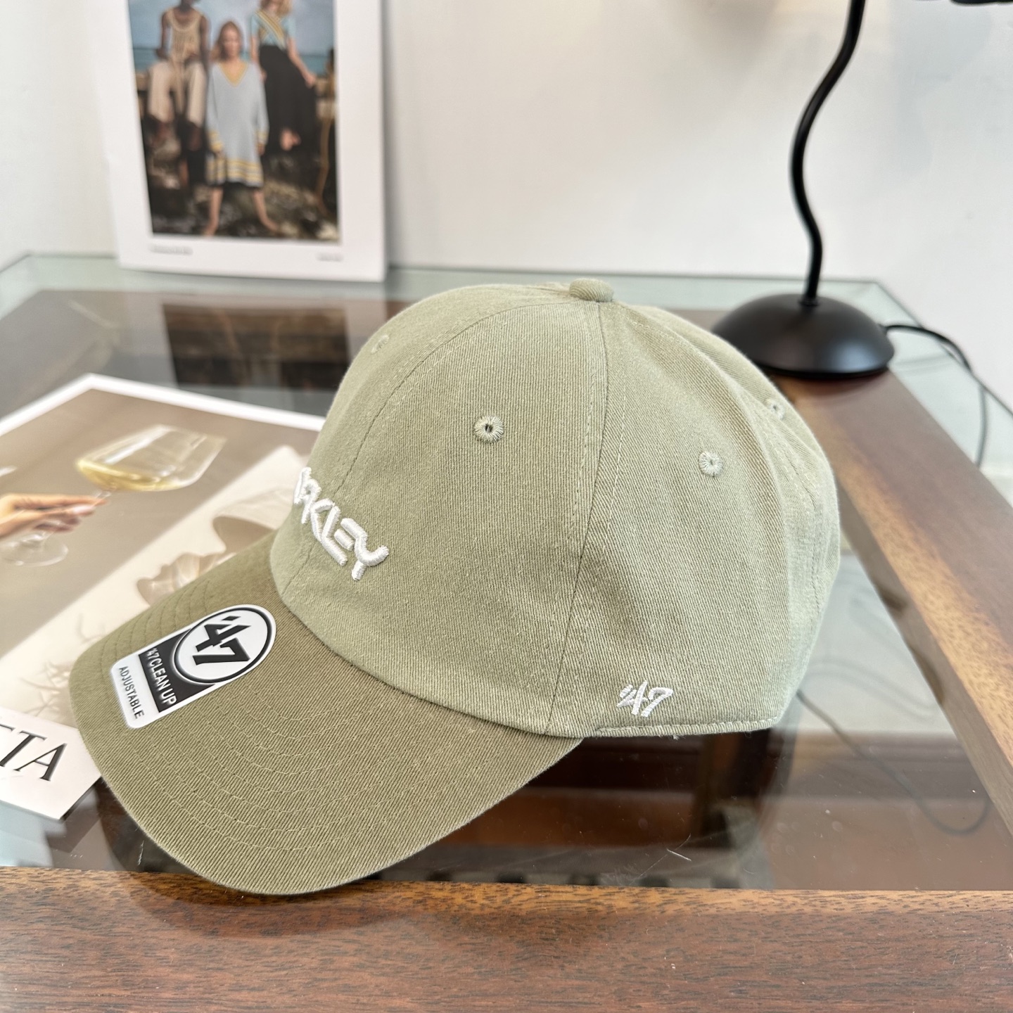 潮牌棒球帽 简单休闲风的棒球帽 减龄百搭 适配度很高！简单随性~出街拍照拗造型非常加分~男女同款 随意搭