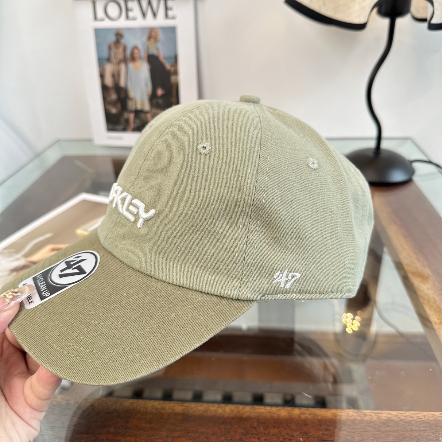 潮牌棒球帽 简单休闲风的棒球帽 减龄百搭 适配度很高！简单随性~出街拍照拗造型非常加分~男女同款 随意搭