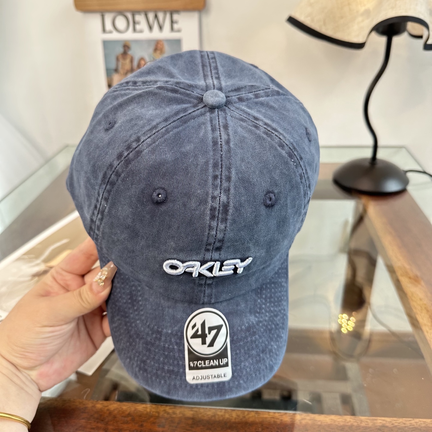 潮牌棒球帽 简单休闲风的棒球帽 减龄百搭 适配度很高！简单随性~出街拍照拗造型非常加分~男女同款 随意搭