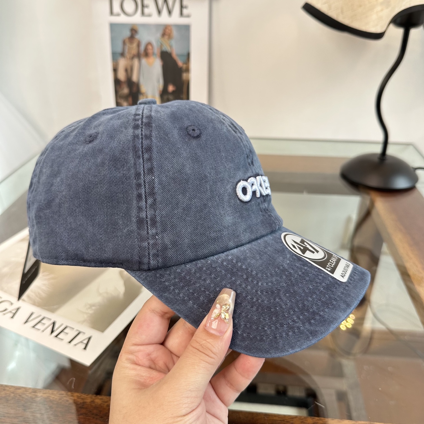 潮牌棒球帽 简单休闲风的棒球帽 减龄百搭 适配度很高！简单随性~出街拍照拗造型非常加分~男女同款 随意搭