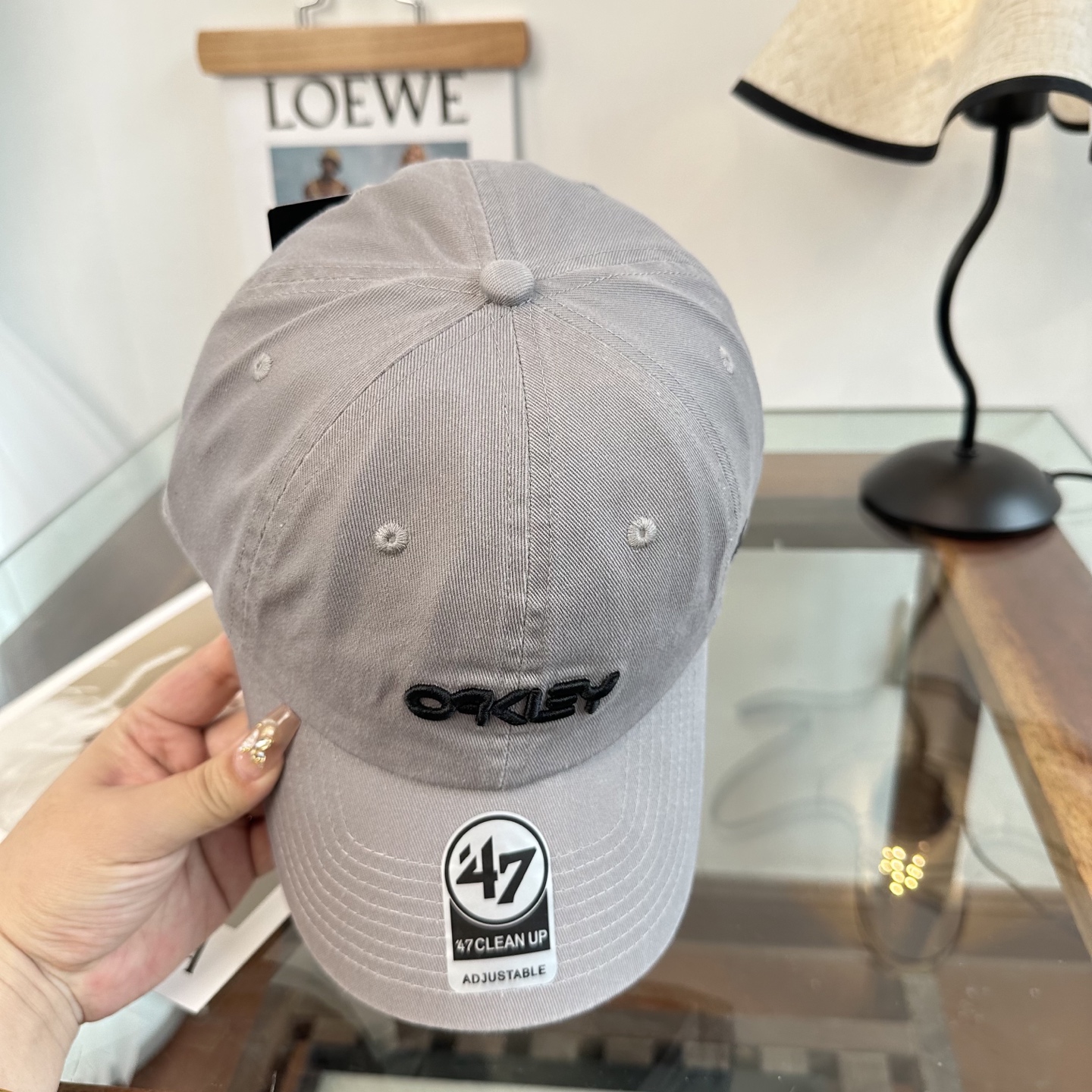 潮牌棒球帽 简单休闲风的棒球帽 减龄百搭 适配度很高！简单随性~出街拍照拗造型非常加分~男女同款 随意搭