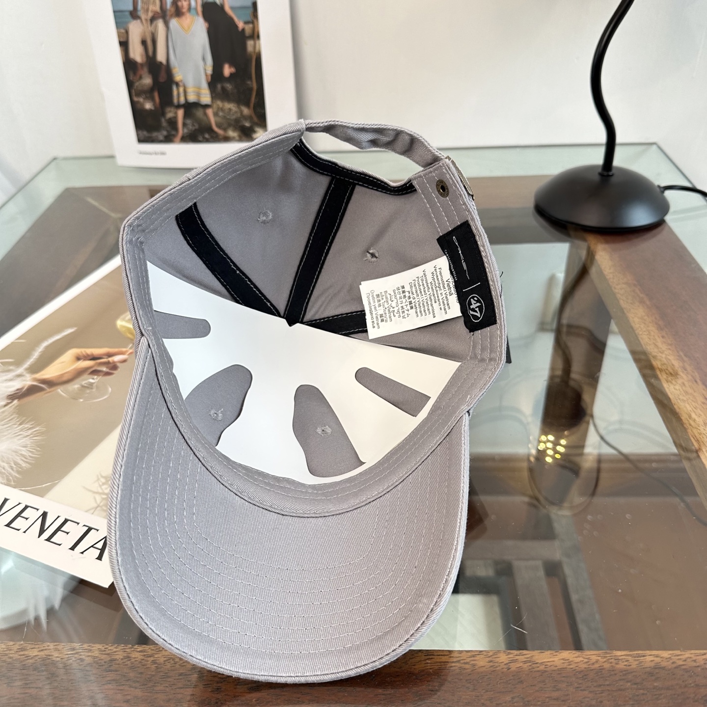 潮牌棒球帽 简单休闲风的棒球帽 减龄百搭 适配度很高！简单随性~出街拍照拗造型非常加分~男女同款 随意搭