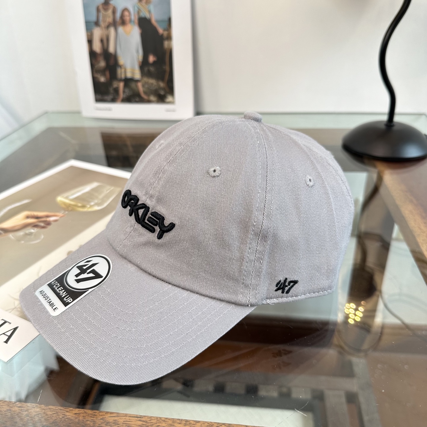 潮牌棒球帽 简单休闲风的棒球帽 减龄百搭 适配度很高！简单随性~出街拍照拗造型非常加分~男女同款 随意搭