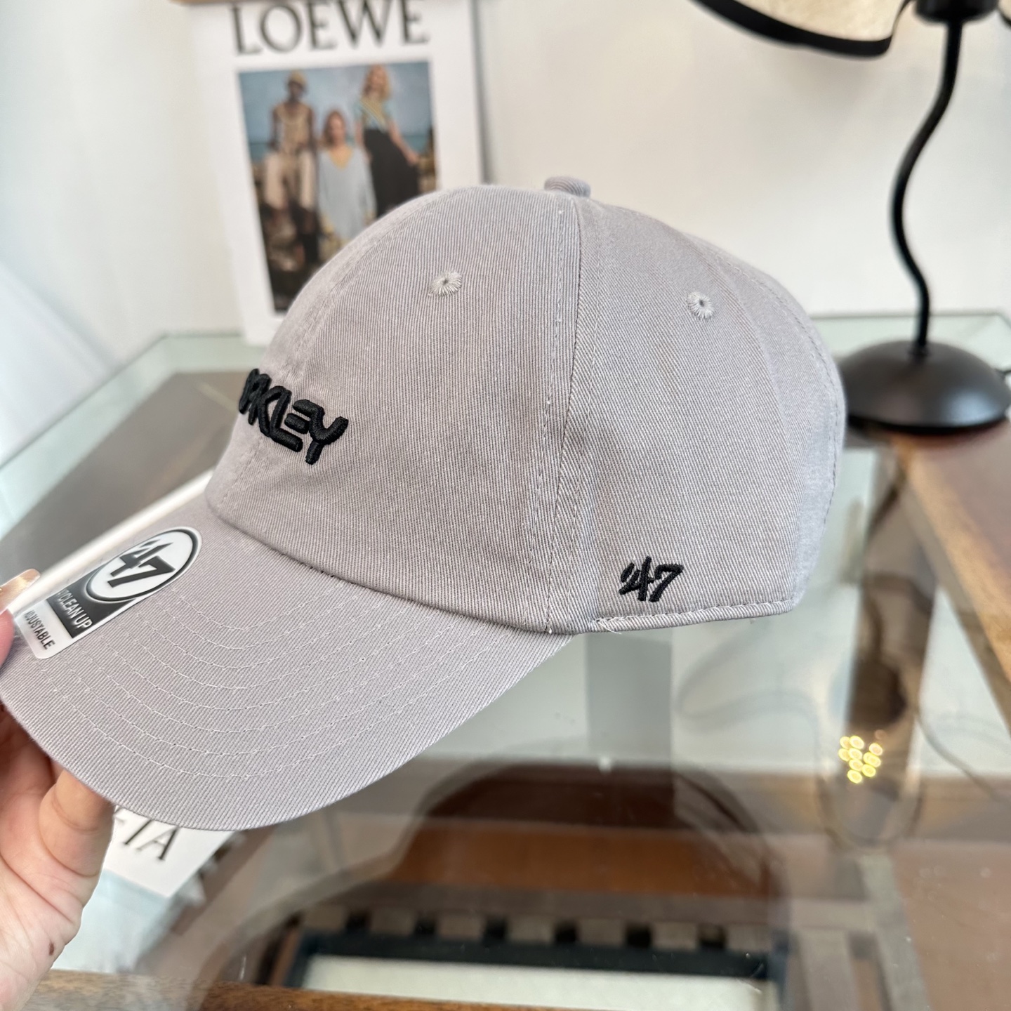 潮牌棒球帽 简单休闲风的棒球帽 减龄百搭 适配度很高！简单随性~出街拍照拗造型非常加分~男女同款 随意搭