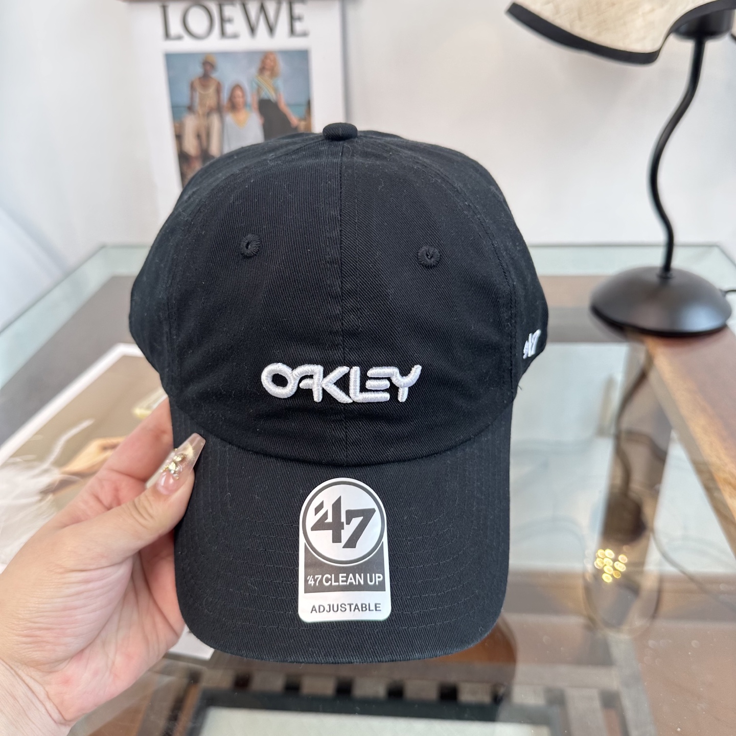 潮牌棒球帽 简单休闲风的棒球帽 减龄百搭 适配度很高！简单随性~出街拍照拗造型非常加分~男女同款 随意搭