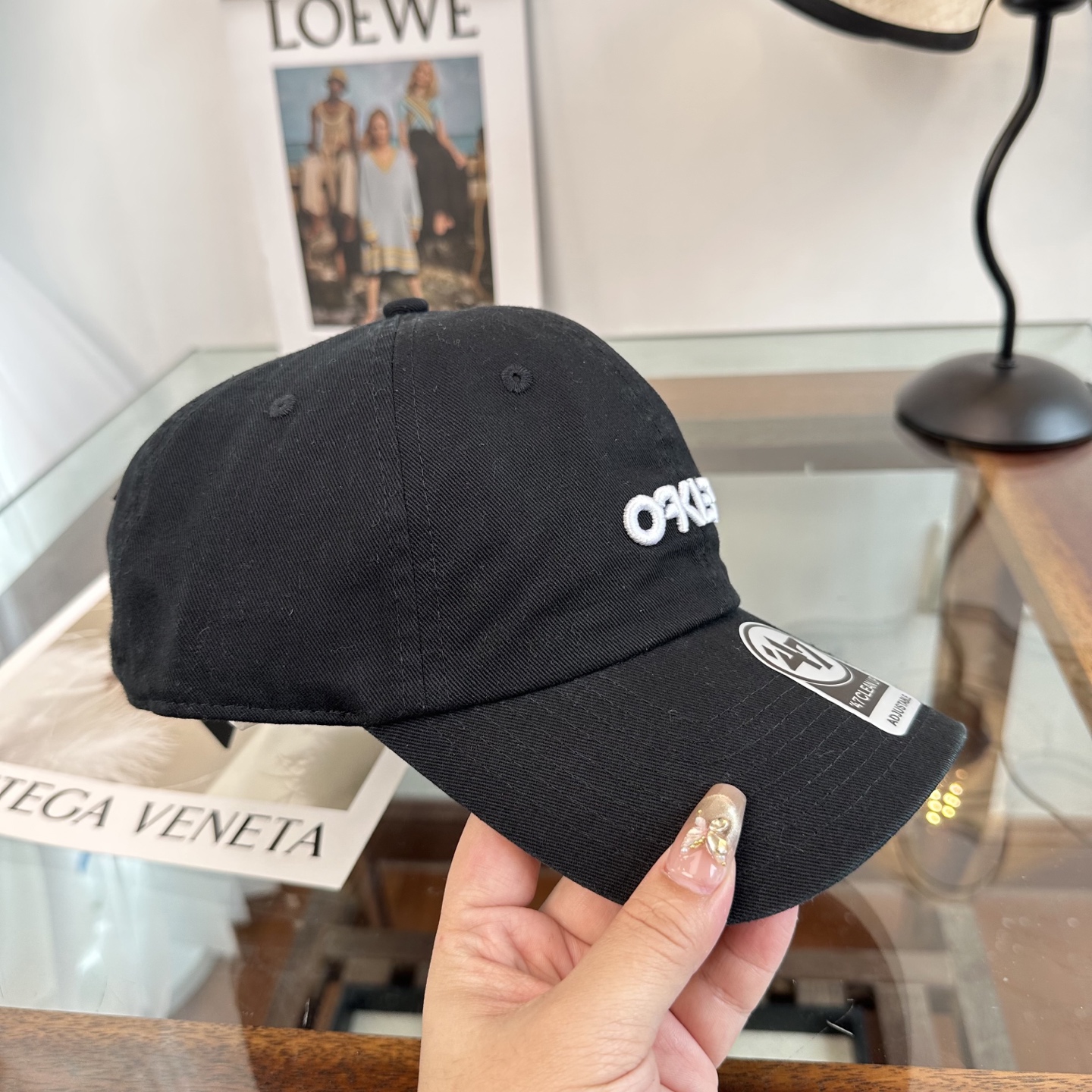 潮牌棒球帽 简单休闲风的棒球帽 减龄百搭 适配度很高！简单随性~出街拍照拗造型非常加分~男女同款 随意搭