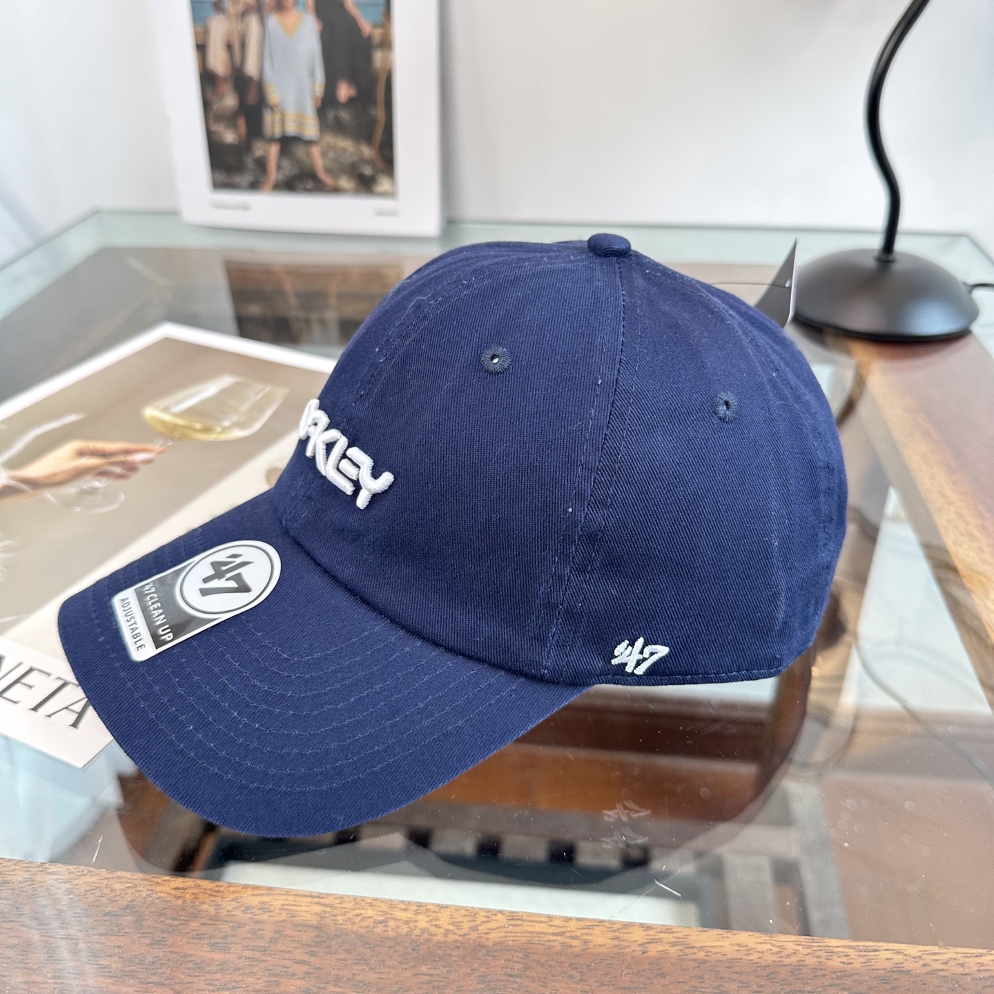 潮牌棒球帽 简单休闲风的棒球帽 减龄百搭 适配度很高！简单随性~出街拍照拗造型非常加分~男女同款 随意搭