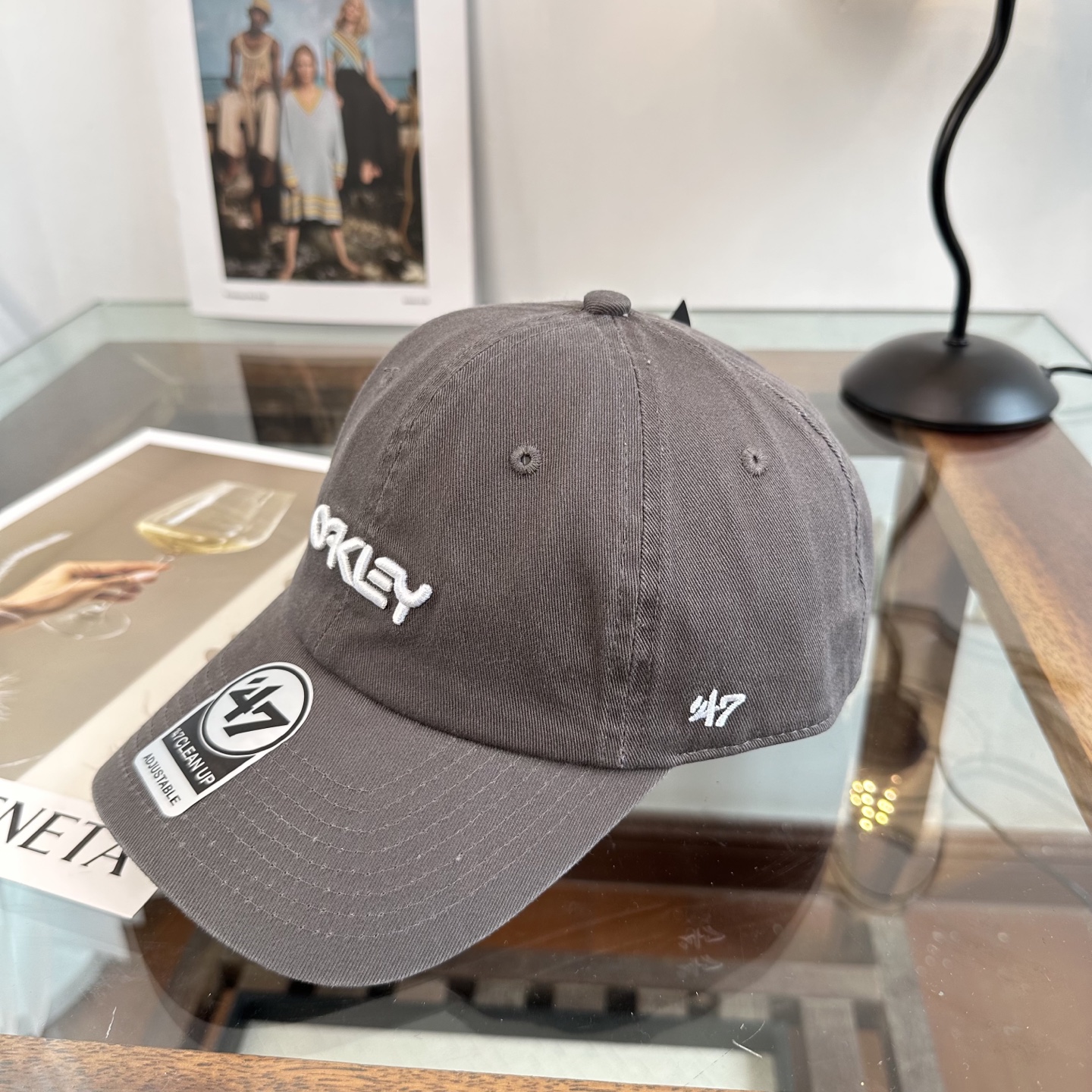 潮牌棒球帽 简单休闲风的棒球帽 减龄百搭 适配度很高！简单随性~出街拍照拗造型非常加分~男女同款 随意搭