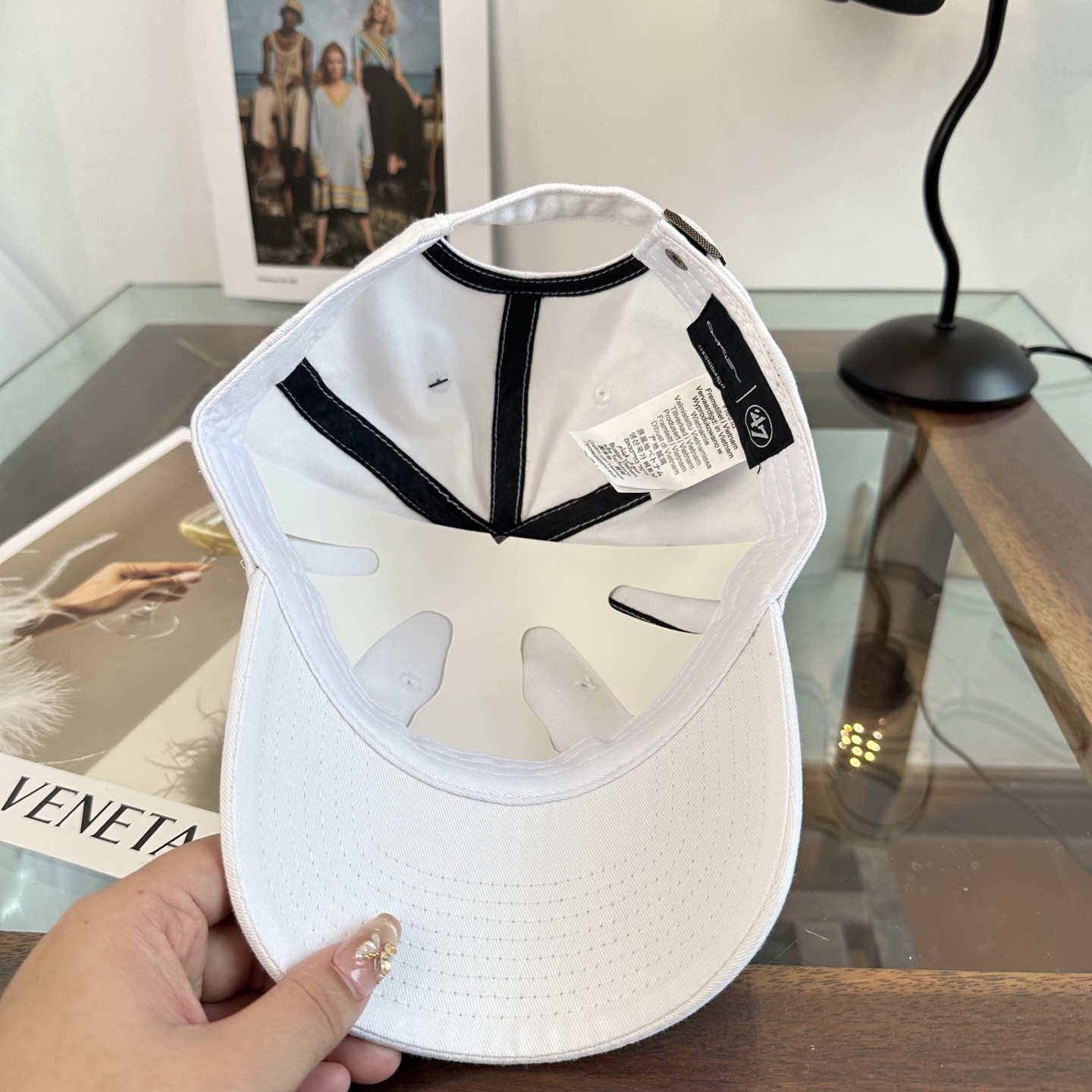 潮牌棒球帽 简单休闲风的棒球帽 减龄百搭 适配度很高！简单随性~出街拍照拗造型非常加分~男女同款 随意搭