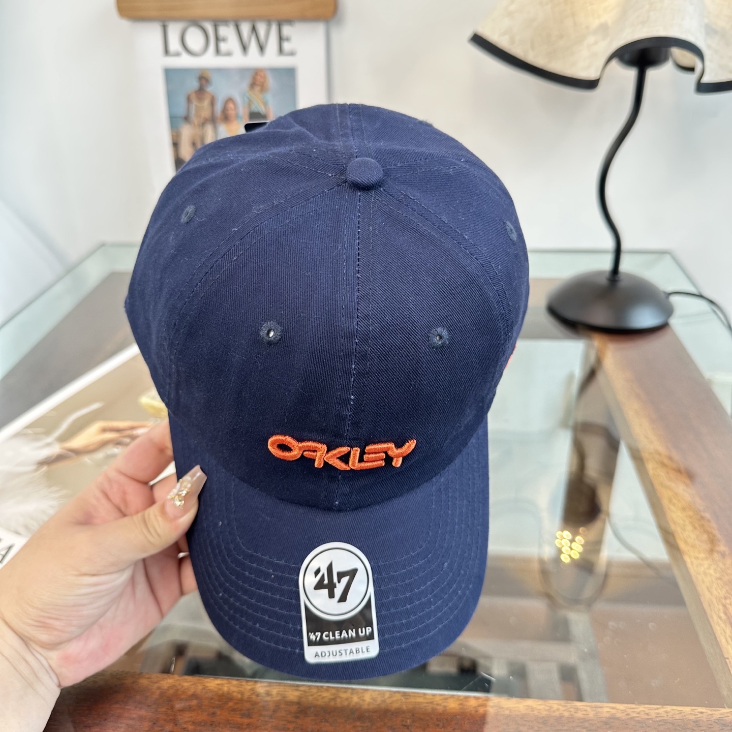 潮牌棒球帽 简单休闲风的棒球帽 减龄百搭 适配度很高！简单随性~出街拍照拗造型非常加分~男女同款 随意搭