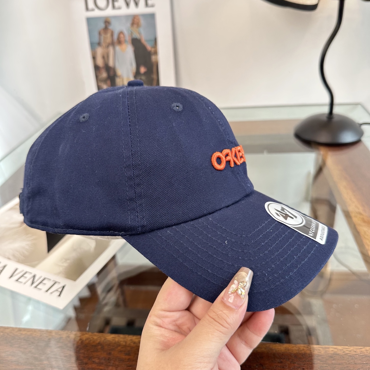 潮牌棒球帽 简单休闲风的棒球帽 减龄百搭 适配度很高！简单随性~出街拍照拗造型非常加分~男女同款 随意搭