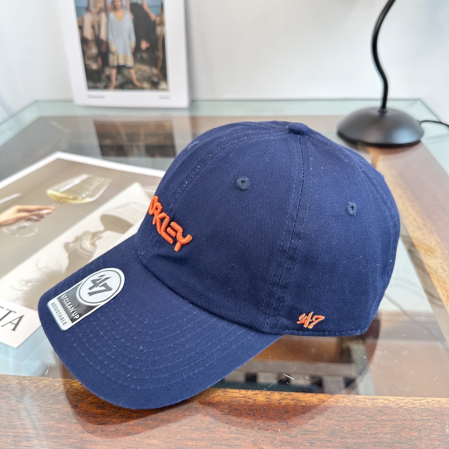 潮牌棒球帽 简单休闲风的棒球帽 减龄百搭 适配度很高！简单随性~出街拍照拗造型非常加分~男女同款 随意搭