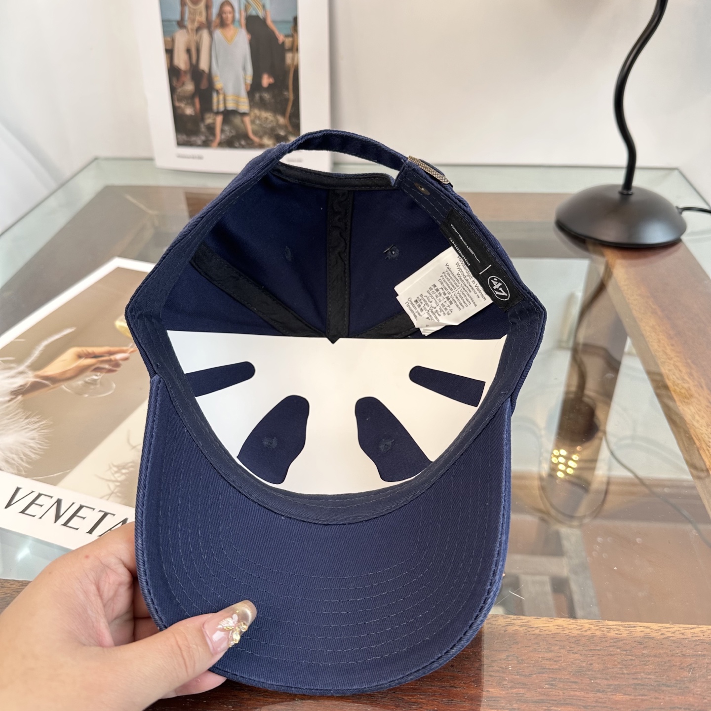 潮牌棒球帽 简单休闲风的棒球帽 减龄百搭 适配度很高！简单随性~出街拍照拗造型非常加分~男女同款 随意搭