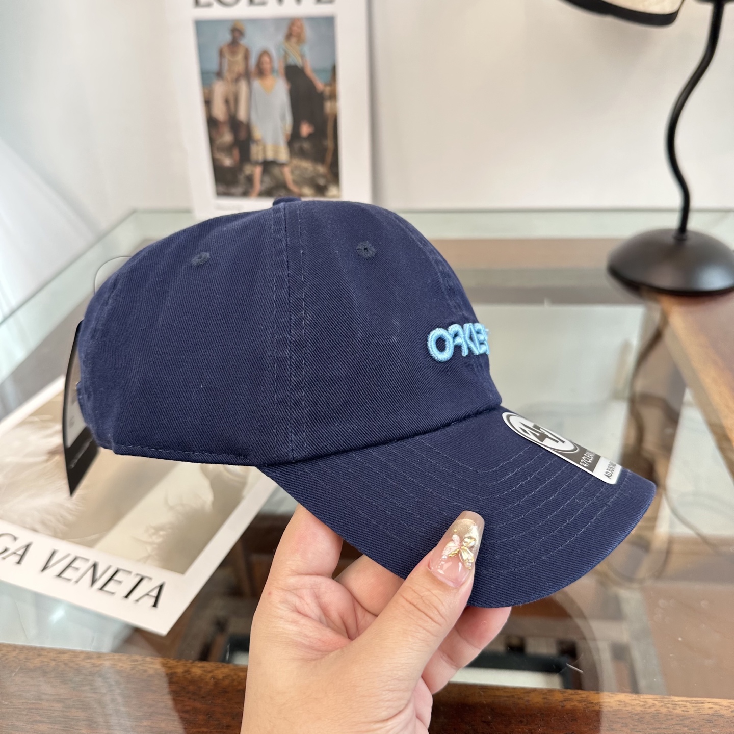 潮牌棒球帽 简单休闲风的棒球帽 减龄百搭 适配度很高！简单随性~出街拍照拗造型非常加分~男女同款 随意搭