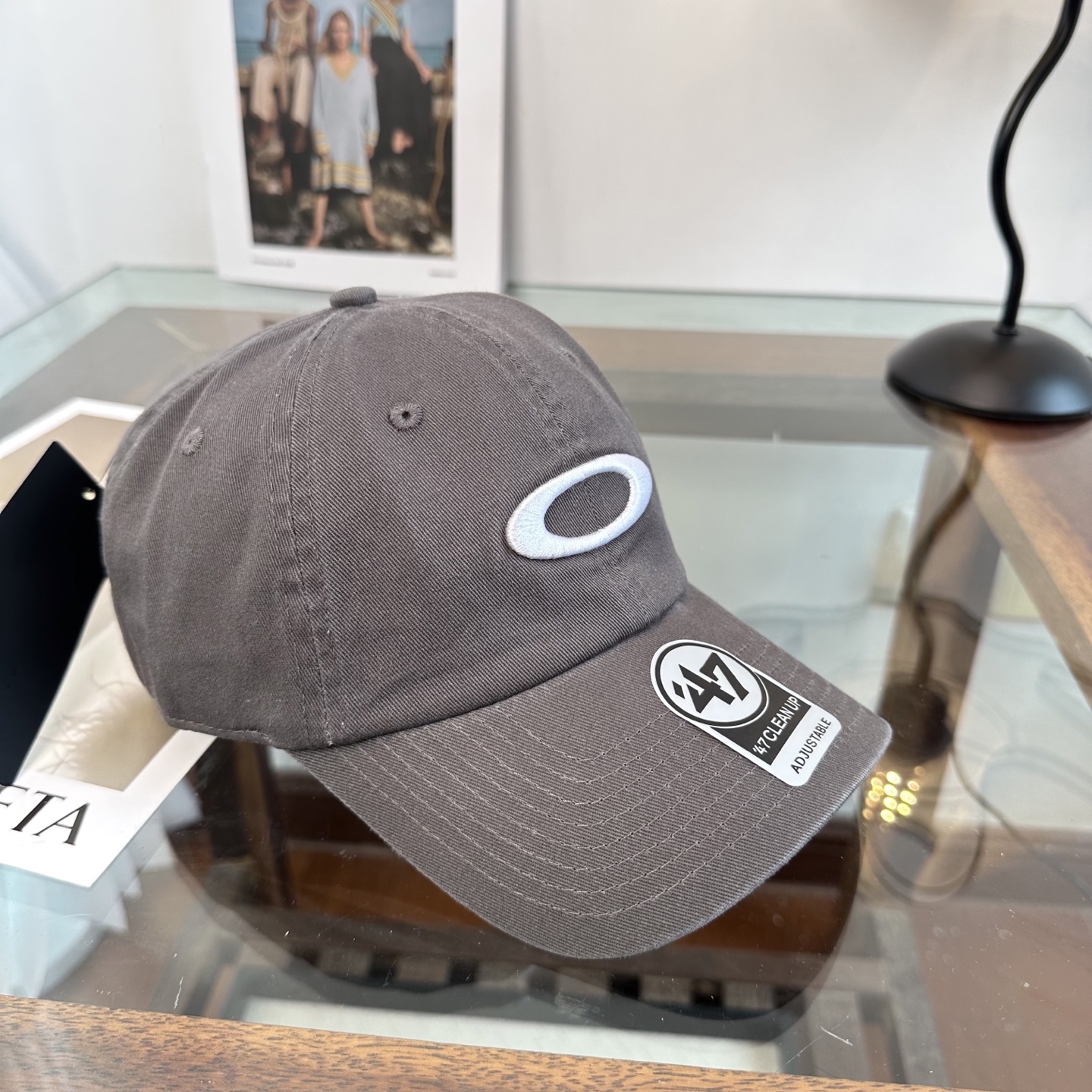 潮牌棒球帽 简单休闲风的棒球帽 减龄百搭 适配度很高！简单随性~出街拍照拗造型非常加分~男女同款 随意搭