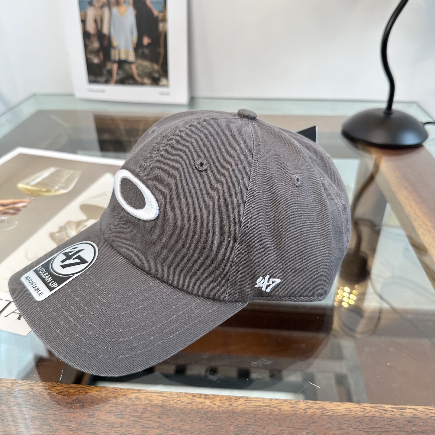 潮牌棒球帽 简单休闲风的棒球帽 减龄百搭 适配度很高！简单随性~出街拍照拗造型非常加分~男女同款 随意搭