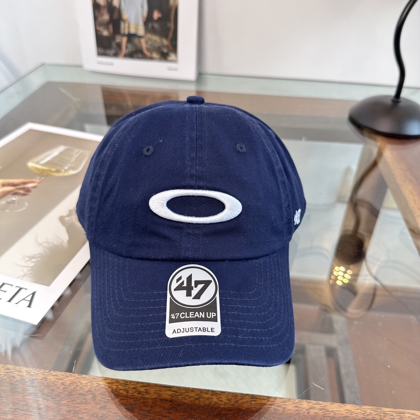 潮牌棒球帽 简单休闲风的棒球帽 减龄百搭 适配度很高！简单随性~出街拍照拗造型非常加分~男女同款 随意搭