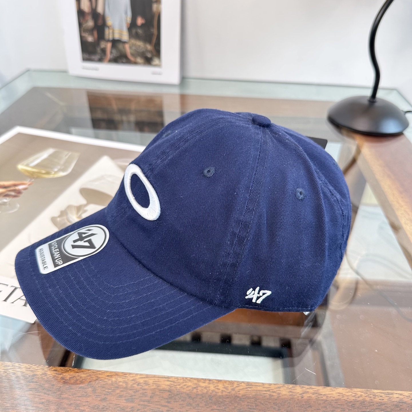 潮牌棒球帽 简单休闲风的棒球帽 减龄百搭 适配度很高！简单随性~出街拍照拗造型非常加分~男女同款 随意搭