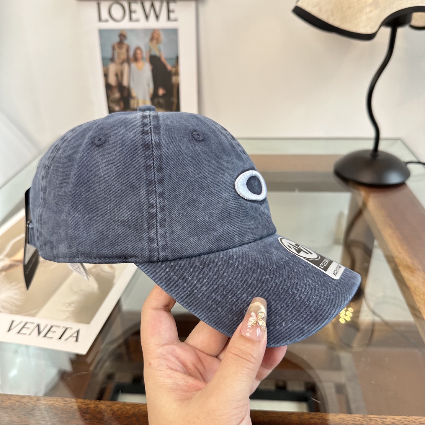 潮牌棒球帽 简单休闲风的棒球帽 减龄百搭 适配度很高！简单随性~出街拍照拗造型非常加分~男女同款 随意搭