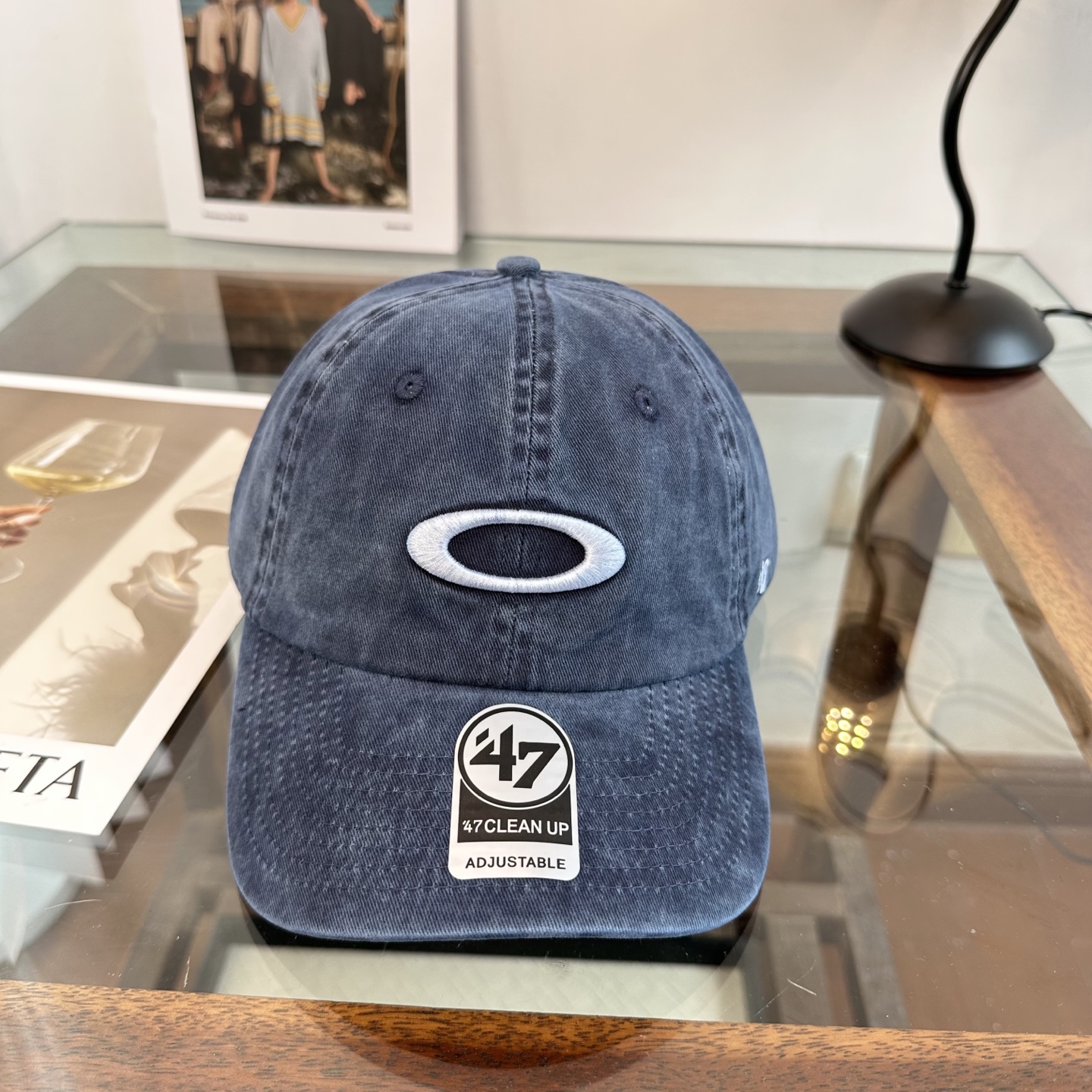 潮牌棒球帽 简单休闲风的棒球帽 减龄百搭 适配度很高！简单随性~出街拍照拗造型非常加分~男女同款 随意搭