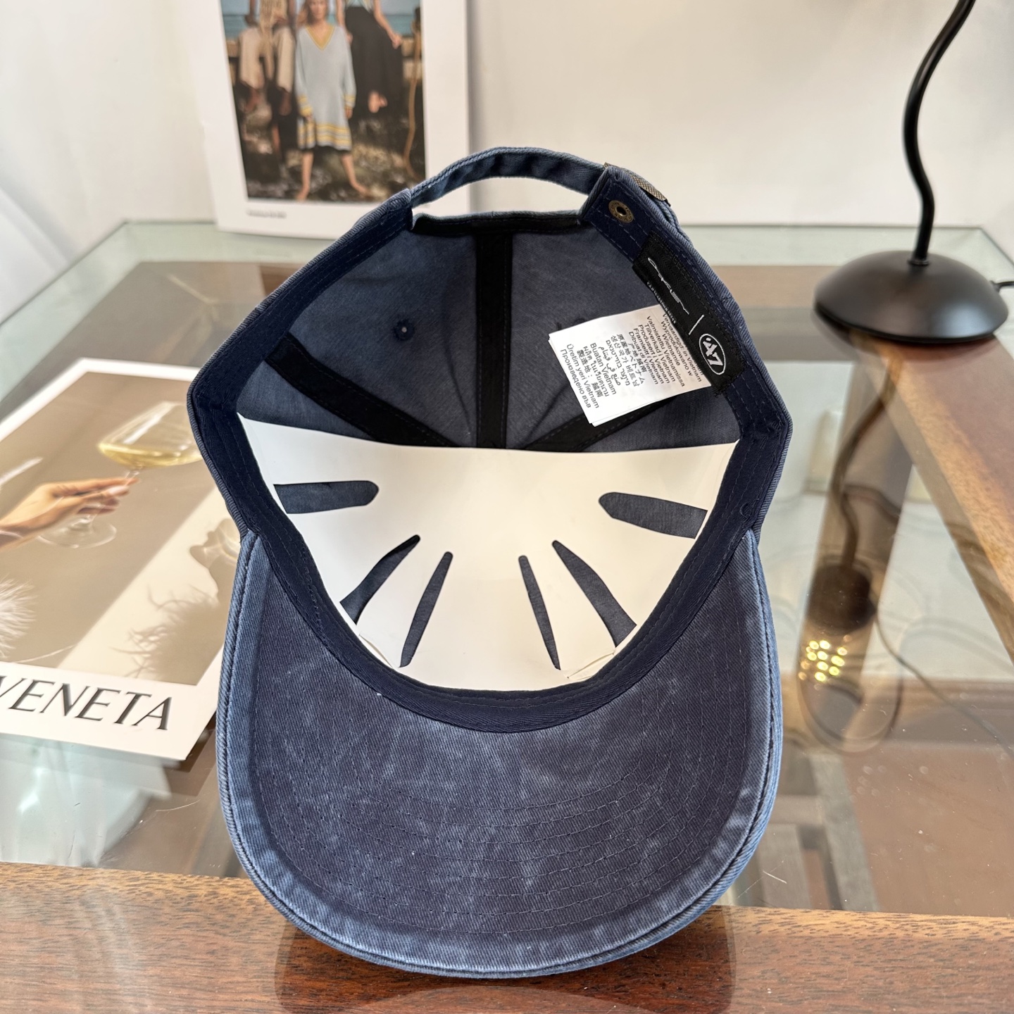 潮牌棒球帽 简单休闲风的棒球帽 减龄百搭 适配度很高！简单随性~出街拍照拗造型非常加分~男女同款 随意搭