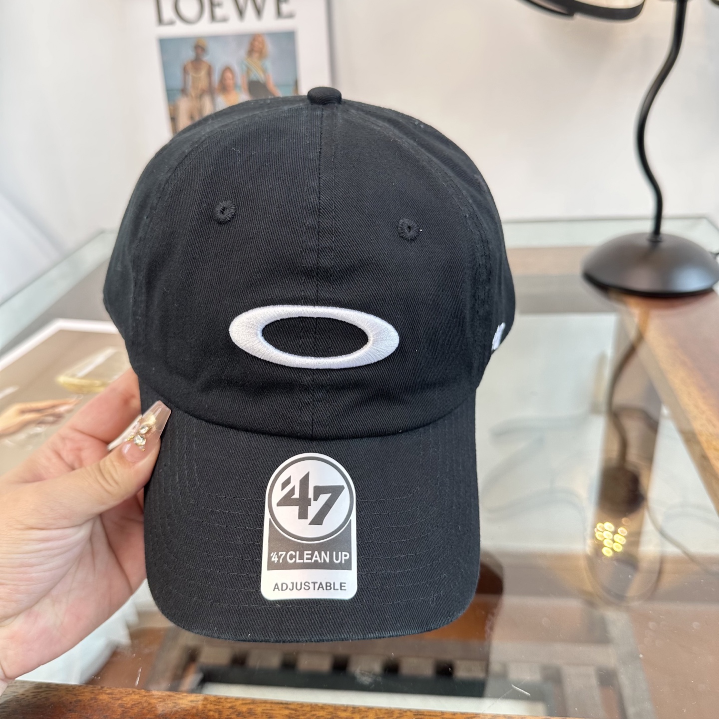 潮牌棒球帽 简单休闲风的棒球帽 减龄百搭 适配度很高！简单随性~出街拍照拗造型非常加分~男女同款 随意搭