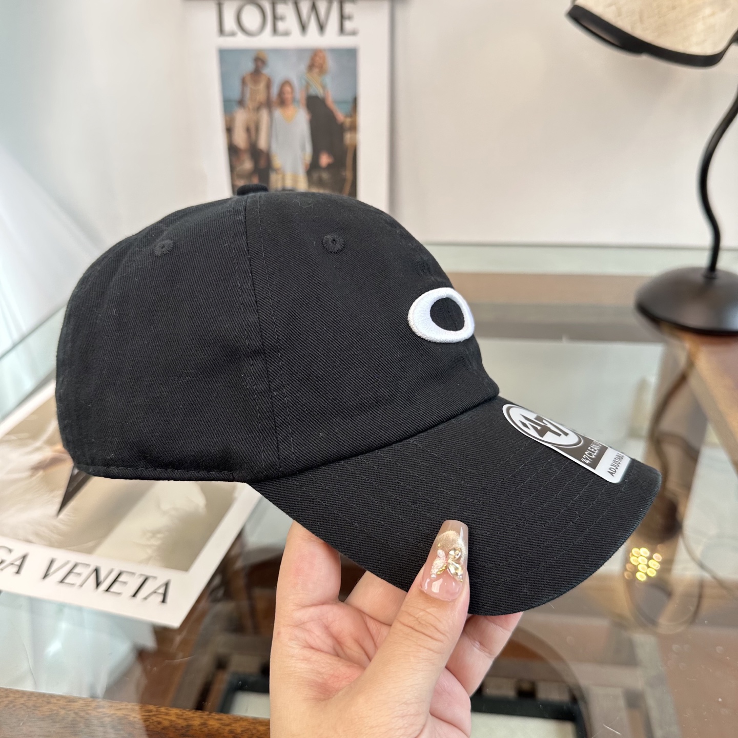 潮牌棒球帽 简单休闲风的棒球帽 减龄百搭 适配度很高！简单随性~出街拍照拗造型非常加分~男女同款 随意搭